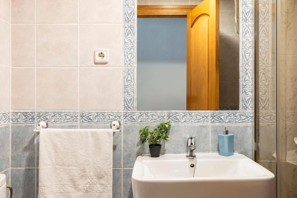 Amplio Piso Para Disfrutar Del Centro De Malaga Con Parking Gratuito المظهر الخارجي الصورة